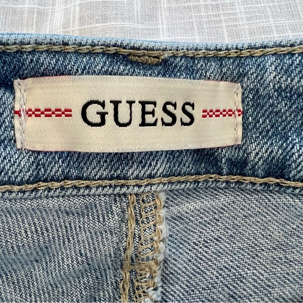 Guess Y2K Distressed Raw Hem Medium Wash Denim Jean Shorts SZ 30 - Picture 12 of 12